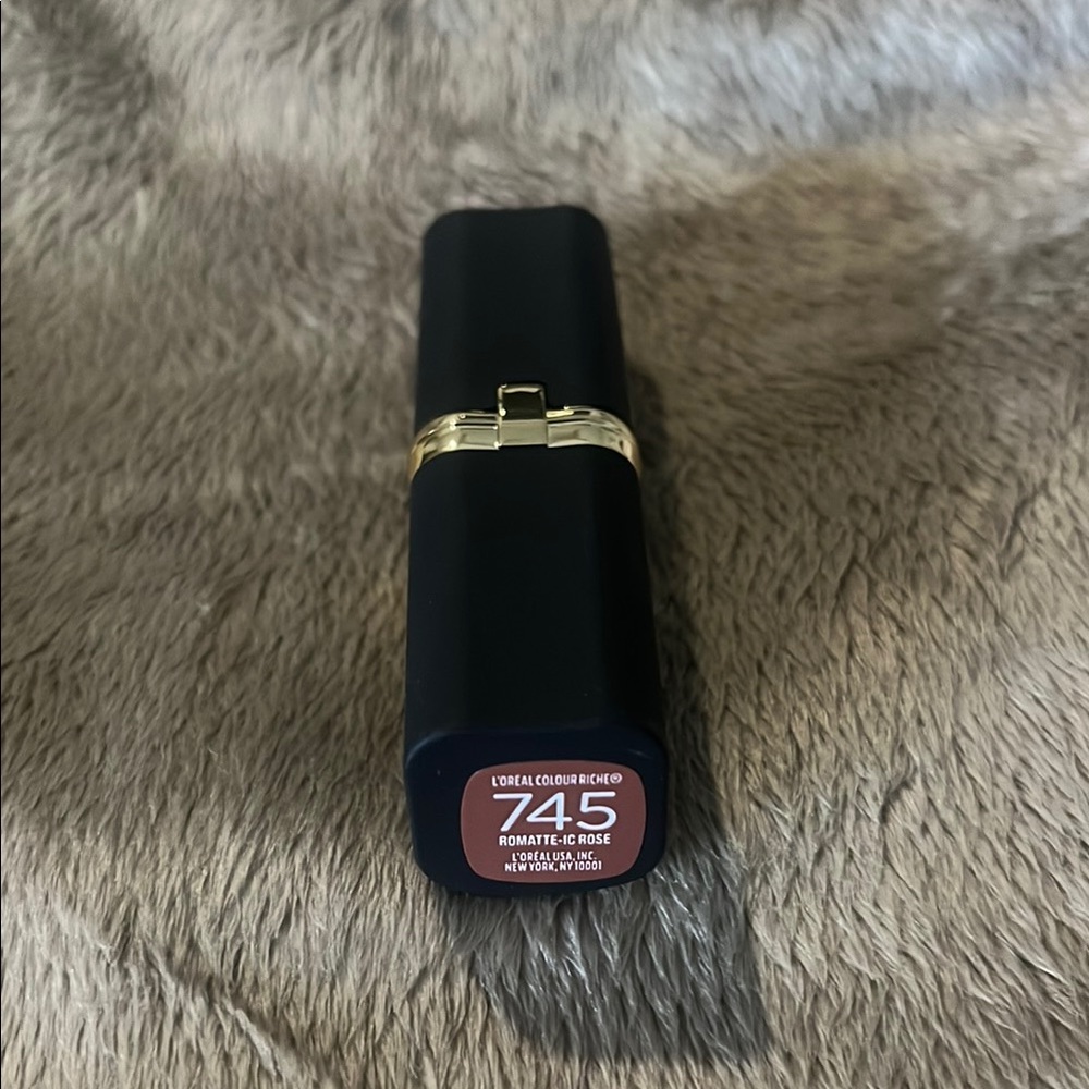 L'Oreal Color Riche Lipstick - Romantic Rose